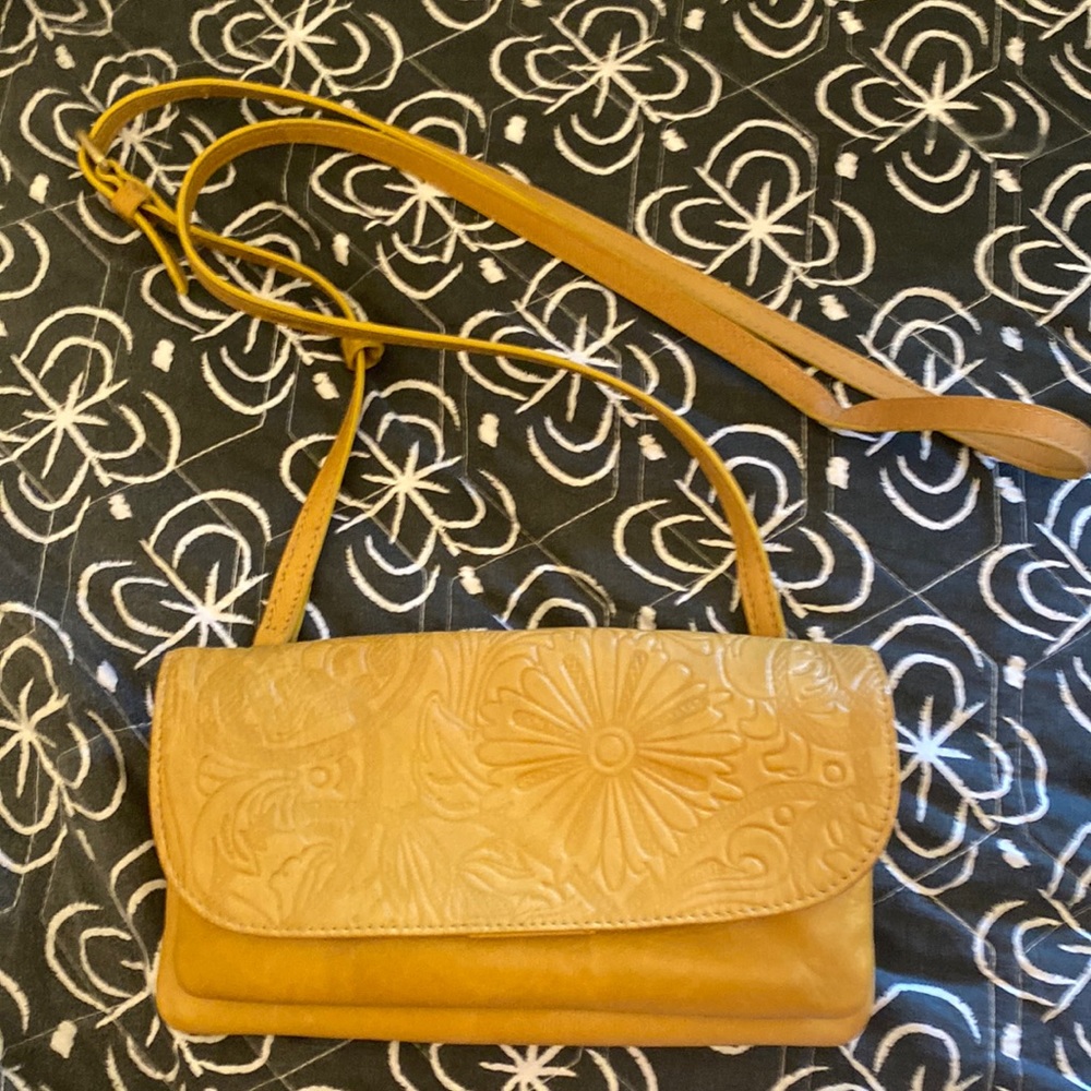 CC California cross body bag